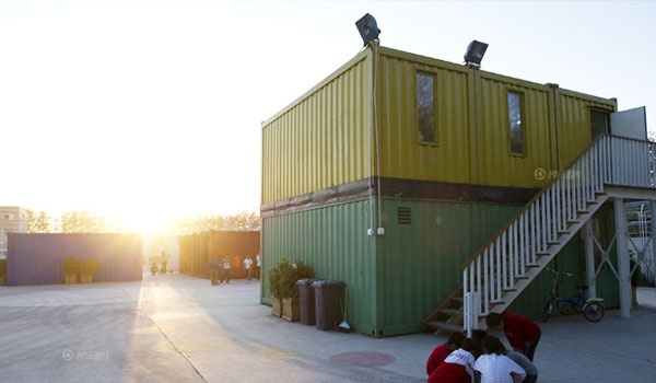  北京打工子弟學校集裝箱房教室